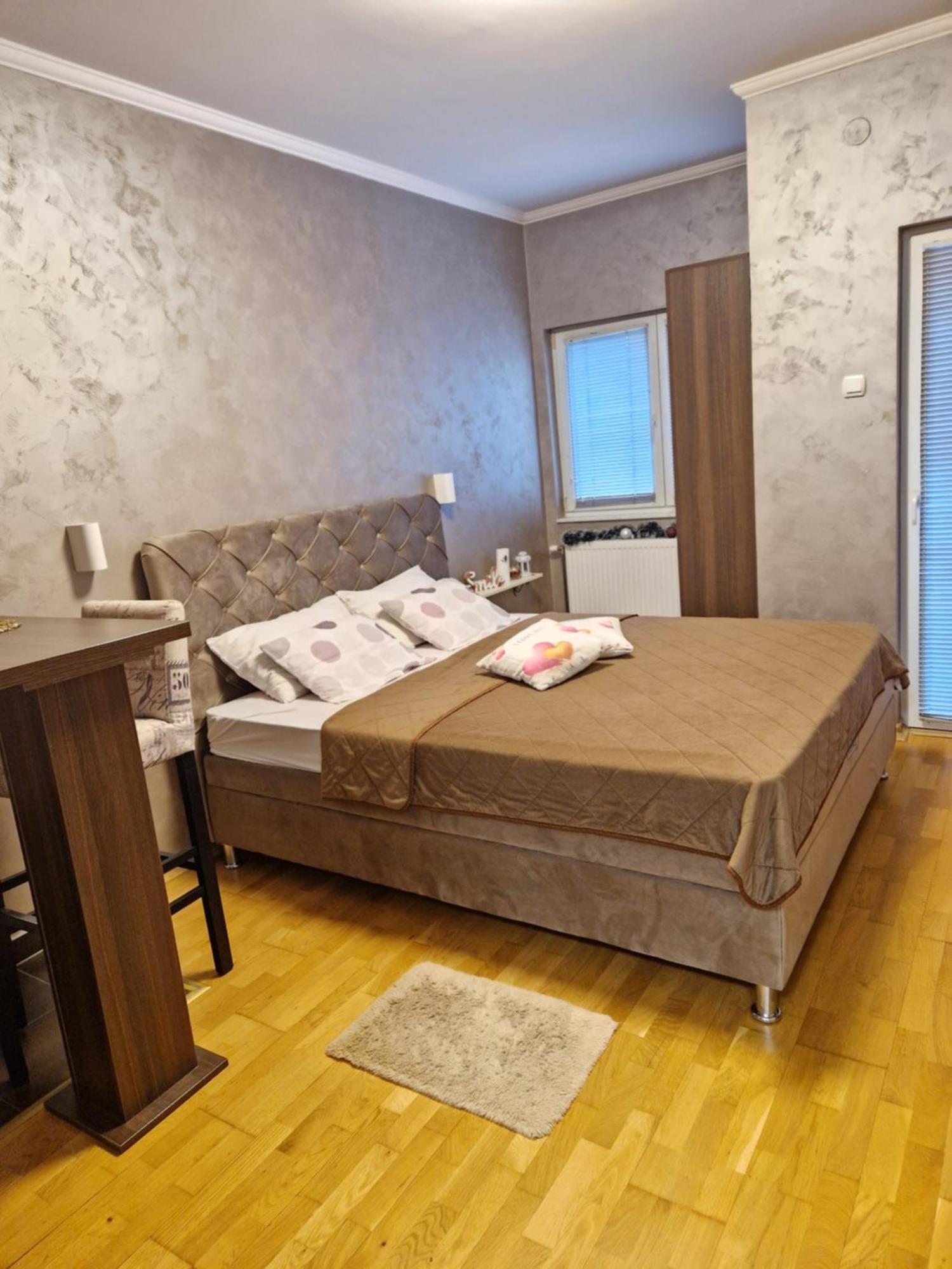 Apartman Studio Diamond Subotica Exterior photo
